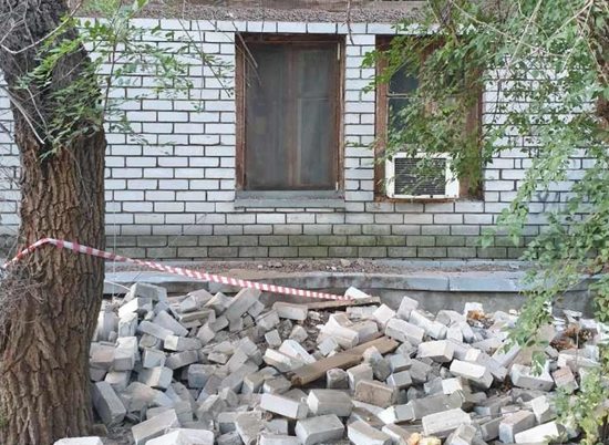 В Волгограде обрушилась  кирпичная кладка  двухэтажного дома